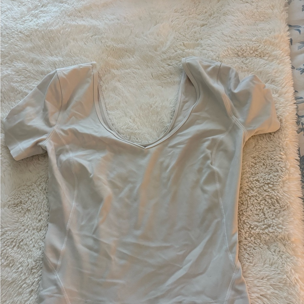 lululemon athletica Cream Scoop Neck Short Sleeve Crop Top